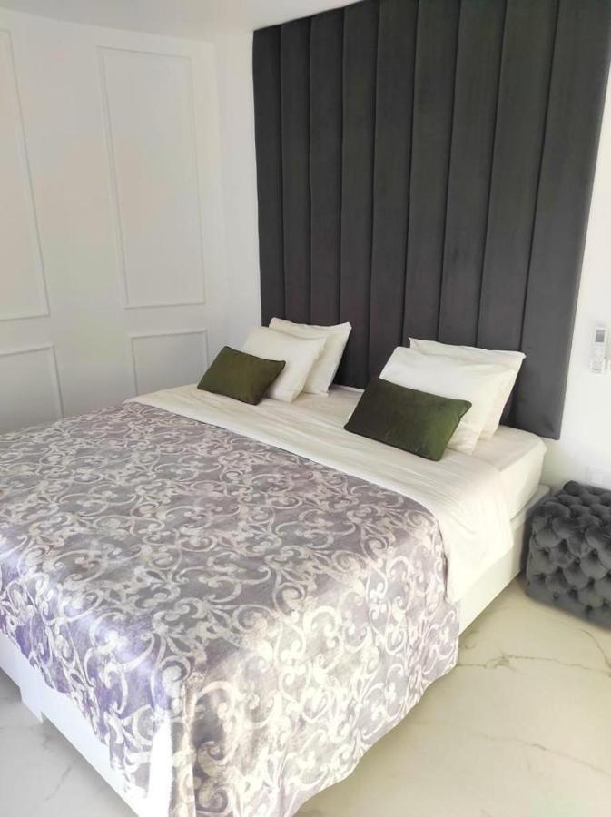 Penthouse Las Americas First Line De Lux อาโรนา ภายนอก รูปภาพ